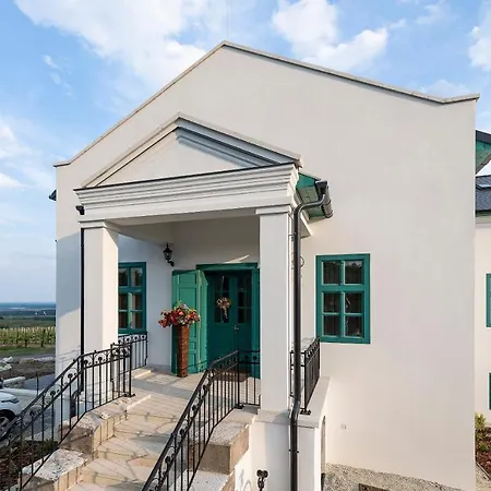 Отель Kincsem Kastely 4*