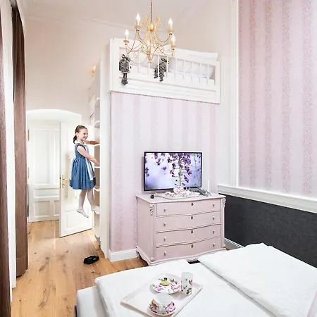 Kincsem Kastely Hotel